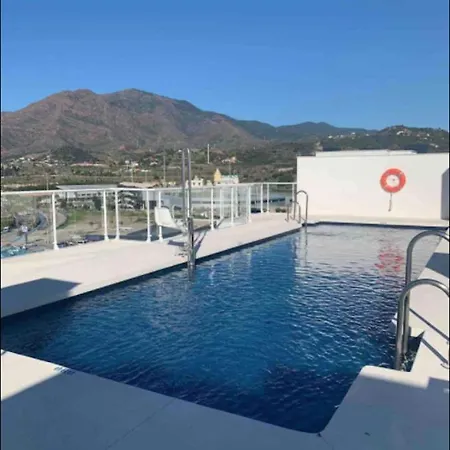 Awesome 3 Bedroom Apt, Wifi, Pool & Parking Rdr240