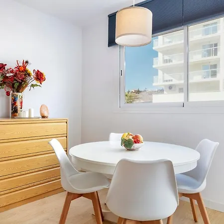Awesome 3 Bedroom Apt, Wifi, Pool & Parking Rdr240